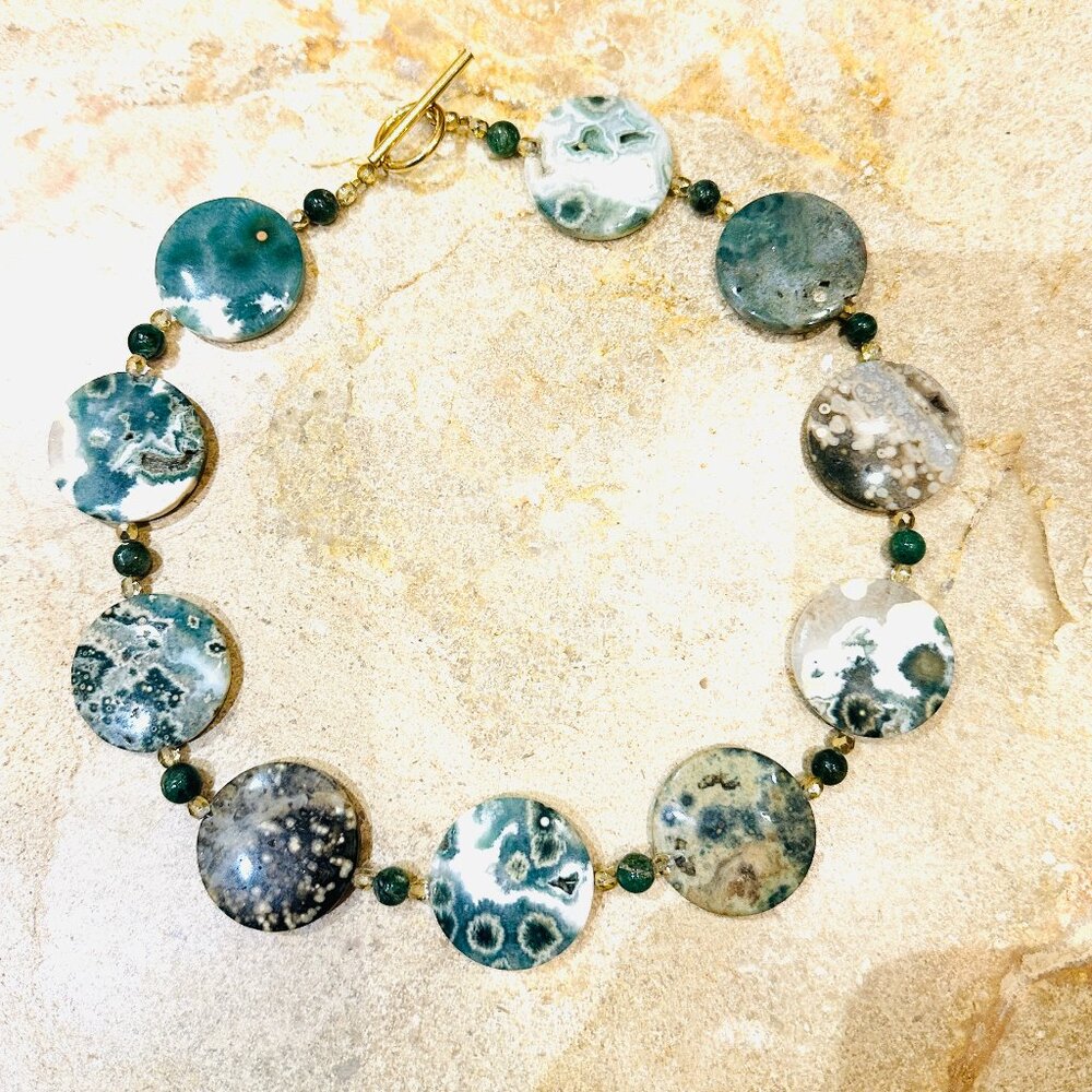 GREEN AGATE NECKLACE